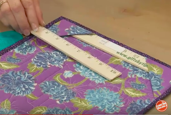 binding, stitching, facing quilts, quilts, how to, mitered edge, mitered corners, pillowcase method, art quilts, finishing quilts